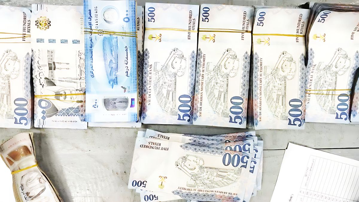 A Dubai-bound passenger with foreign currency worth Tk 2.5 million was detained in Chittagong